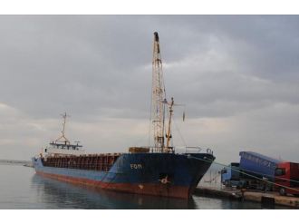 Yan yatan geminin 8 personeli kurtarıldı