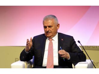 Başbakan Binali Yıldırım: "Çıkarılan memur sayısından fazla müracaat var düşünebiliyor musunuz?"
