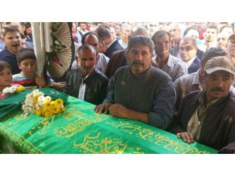 Minik Irmak, gözyaşlarıyla uğurlandı