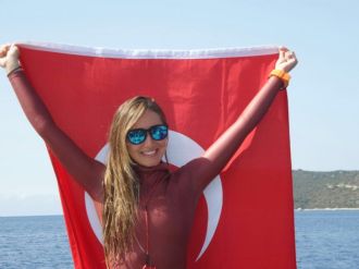 Erdoğan, dünya rekortmeni Ercümen’i kutladı