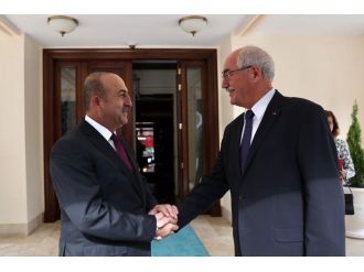 Çavuşoğlu Fransız mevkidaşı ile bir araya geldi