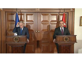 Fransız Bakana ’ifade özgürlüğü’nü hatırlattı