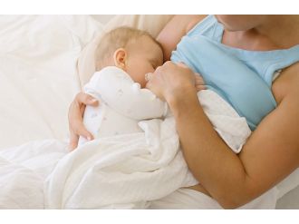 Emzirirken uyuyunca çocuğu boğularak öldü