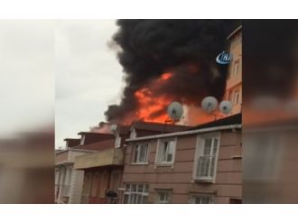 İstanbul’da yangın paniği: Mahalleli sokağa döküldü