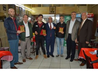 İçinde 60 bin lira olan çantayı sahibine teslim ettiler