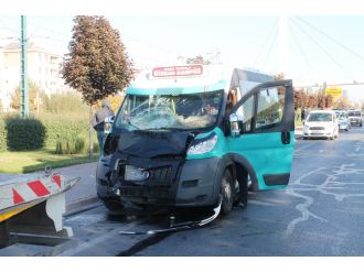 Liseli gençler minibüs kurbanı