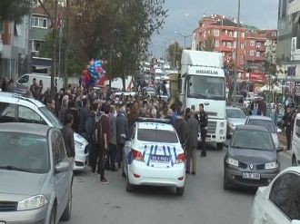 Yaşlı kadın kamyonun altında kalarak can verdi