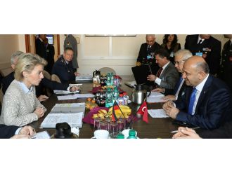 Alman Savunma Bakanı Leyen ile görüştü