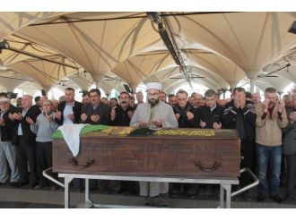 Vahşice öldürülen Fulya Özdemir son yolculuğuna uğurlandı