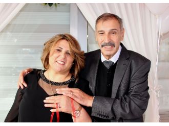 Refakatçi oldukları hastanede aşık olup nişanlandılar