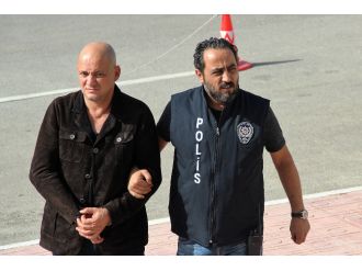 Alüminyum folyoyla alarmlardan kurtulan hırsız yakalandı