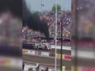 Kamyonun motoru  böyle patladı