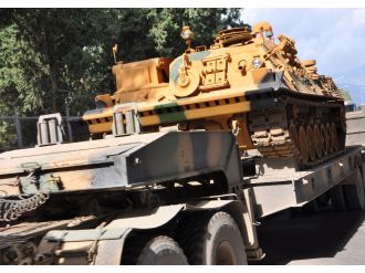 Sınıra tank sevkiyatı