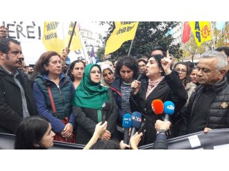 İzinsiz yürüyüş yapan HDP’li gruba polis müdahalesi