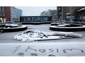 Erzurum güne karla uyandı