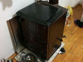 Anne ve oğlu sobadan sızan gazın kurbanı oldu