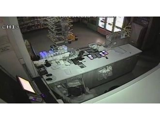 Çaldıkları paralarla uyuşturucu partisi yapmışlar