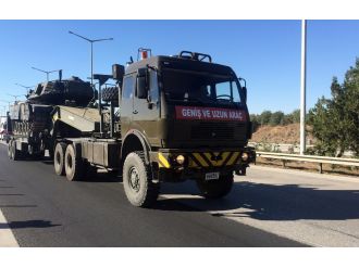 Sınıra askeri araç sevkıyatı sürüyor