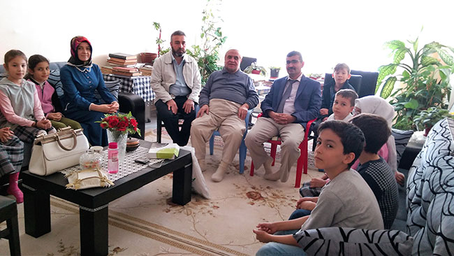 Mısır El-Ezher Üniversitesi  Öğretim Üyesinden Miniklere Edep Öğütleri