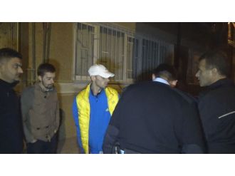 Girmeye çalıştığı evin balkonundan kazığın üzerine düştü