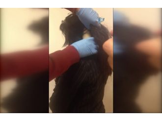 Peruğun altından kokain çıktı