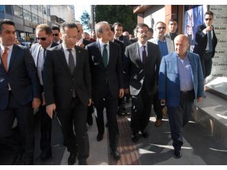 Kayyumlar Mehdi Eker’le bilikte Sur’u gezdi