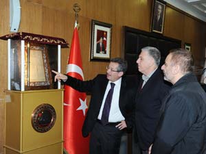 Eski Bakan, Başkan Poyraz’ı Ziyaret Etti