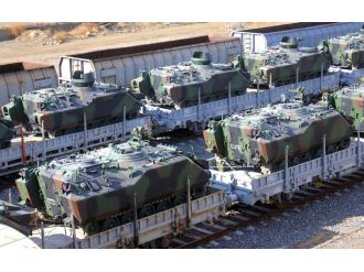 Zırhlı araçlar trenlere yüklendi!