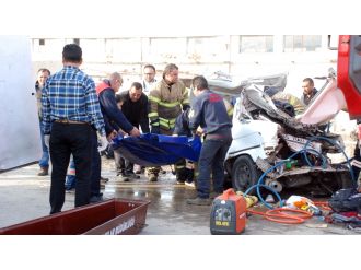 İzmir’de korkunç kaza: 4 ölü