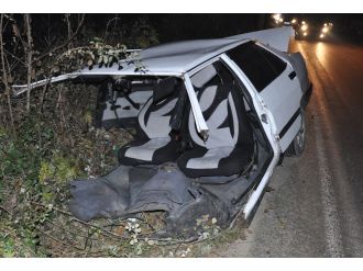 Otomobil 3 parçaya ayrıldı, yaralılar tarlalara uçtu