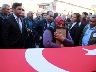 "Evladını göremeden gittin"