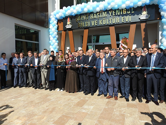 Şehit Haşim Yenigül Bilgi Ve Kültür evi düzenlenen törenle hizmete sunuldu