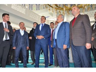 Açılışa bakan da katıldı
