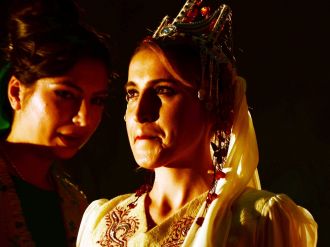 Tarihi medresede ehram defilesi