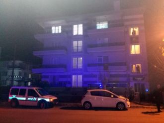 Anne dehşeti: 2 çocuğunu ve kendisini bıçakladı