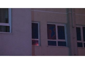 İstanbul’da okula molotoflu saldırı