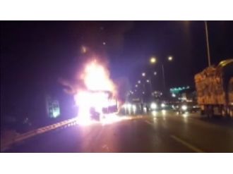 TEM’de seyir halindeki TIR alev alev yandı