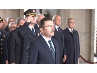 Emniyet Genel Müdürü Anıtkabir’i ziyaret etti