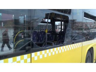 Beton dökme aracı belediye otobüsüne çarptı: 2 yaralı