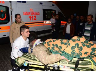 Minibüs şarampole devrildi: 2 ölü, 13 yaralı