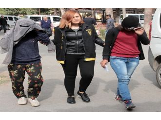 Polislere teklifte bulununca yakalandılar: "Baltayı taşa vurduk"