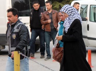 Doktor ve eczacılara FETÖ operasyonu: 23 gözaltı