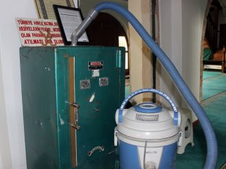 Camiden görülmemiş hırsızlık !