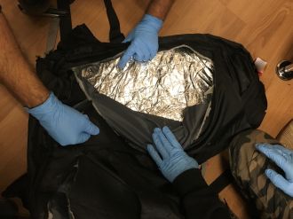 Uyuşturucu kuryeleri Atatürk Havalimanında yakalandı