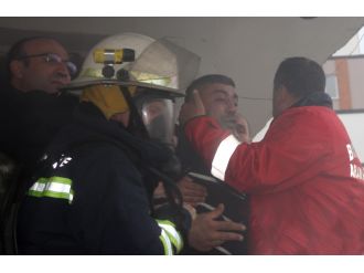 Evini ateşe vererek ölmek istedi