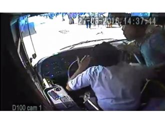 Otobüs şoförüne ’akbil’ dayağı kamerada