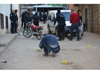 Silahlı, taşlı, sopalı kavga: 2 yaralı