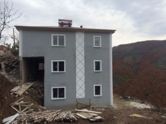 Belediyeden şehit ailesine ev