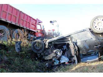 Feci kaza: 2 ölü, 2 yaralı