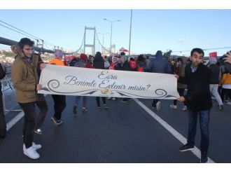 Şehitler Köprüsünde sürpriz evlilik teklifi